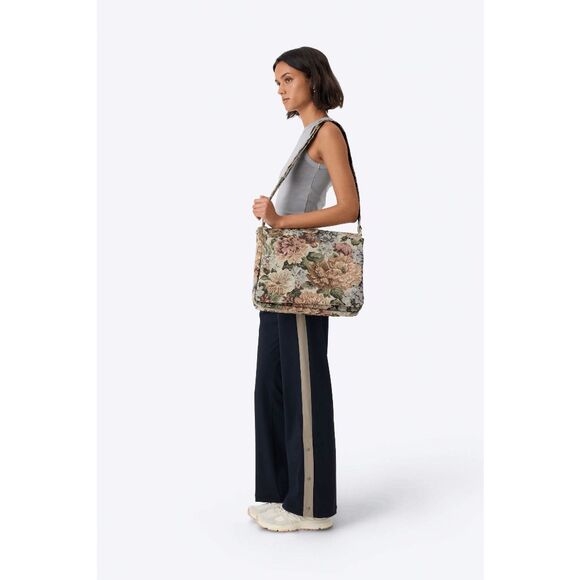 NWT Beis The Expandable Messenger Tote in Vintage Floral - Picture 8 of 8